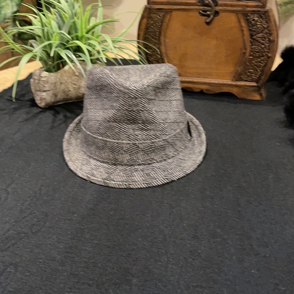 Robington & Mott New York Hat - Picture 14 of 15